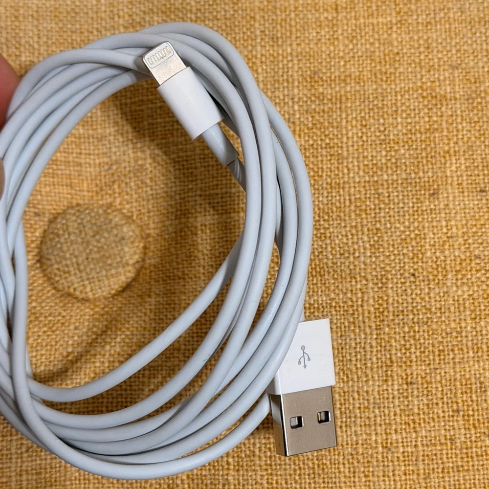 White USB to Lightning Cable
